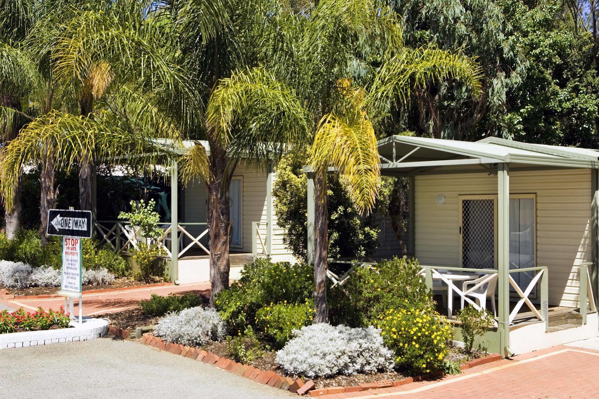 Acclaim Kingsway Tourist Park Madeley Exterior foto